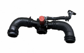 Gornje kuciste termostata sa crevima 4.4 TDV8